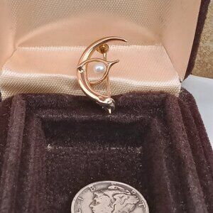 Solid 10kt Gold Victorian Honeymoon Pin